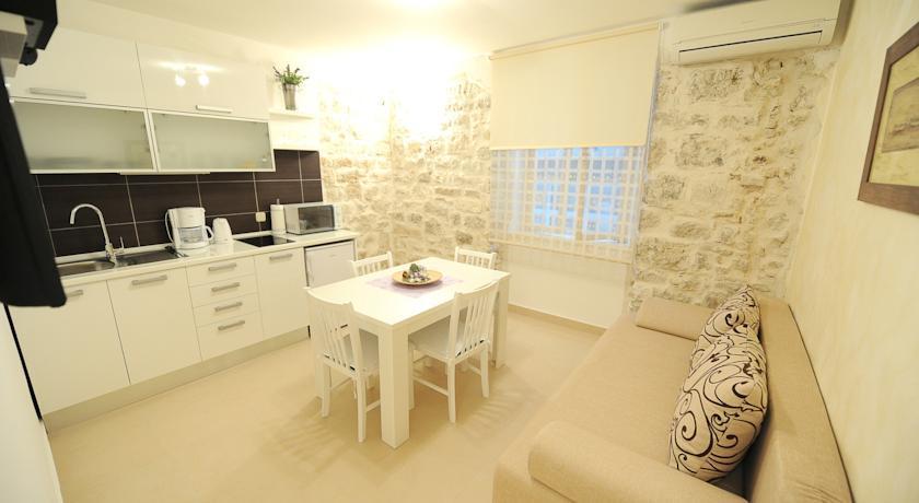 Apartment Vallamar Zara Esterno foto