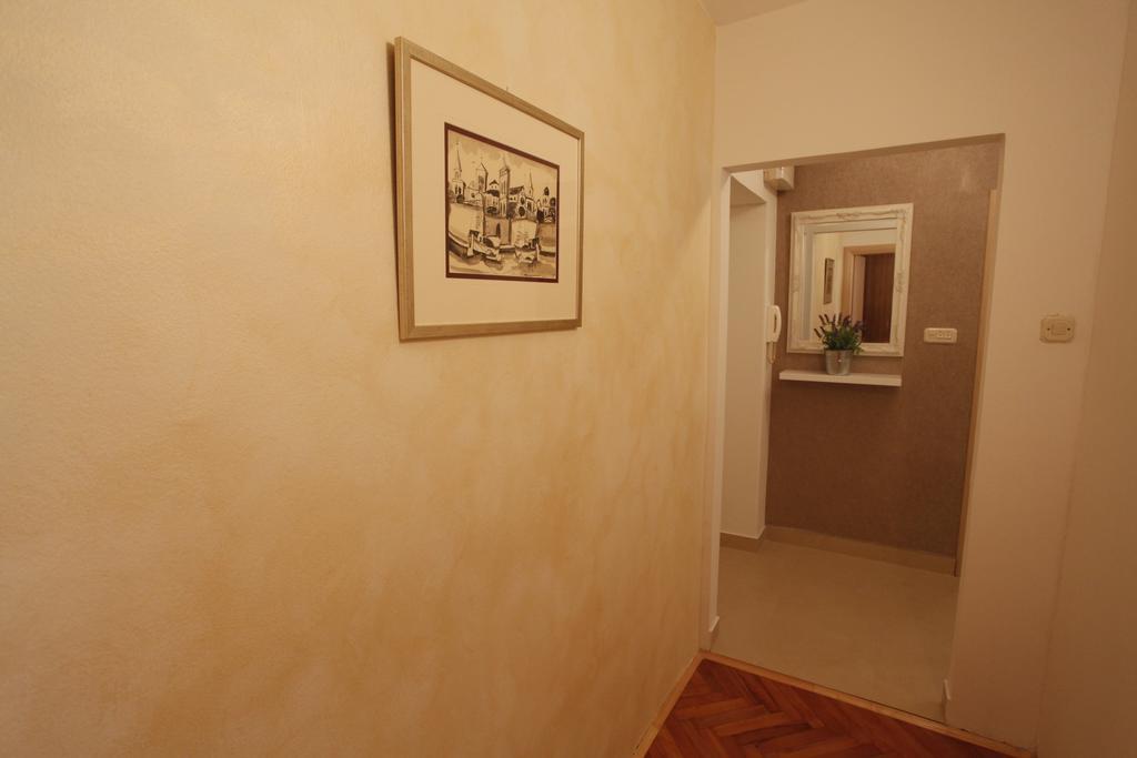 Apartment Vallamar Zara Esterno foto