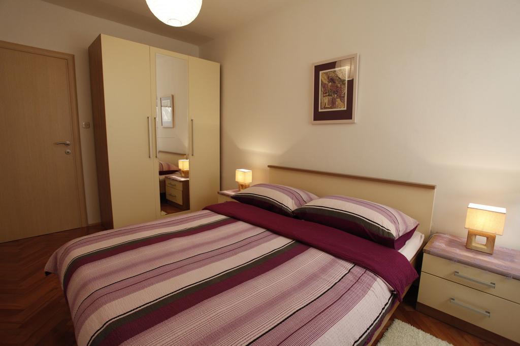 Apartment Vallamar Zara Esterno foto