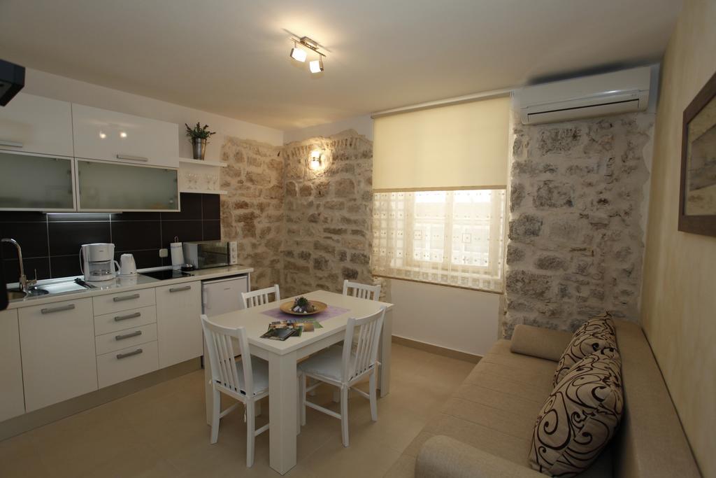 Apartment Vallamar Zara Esterno foto