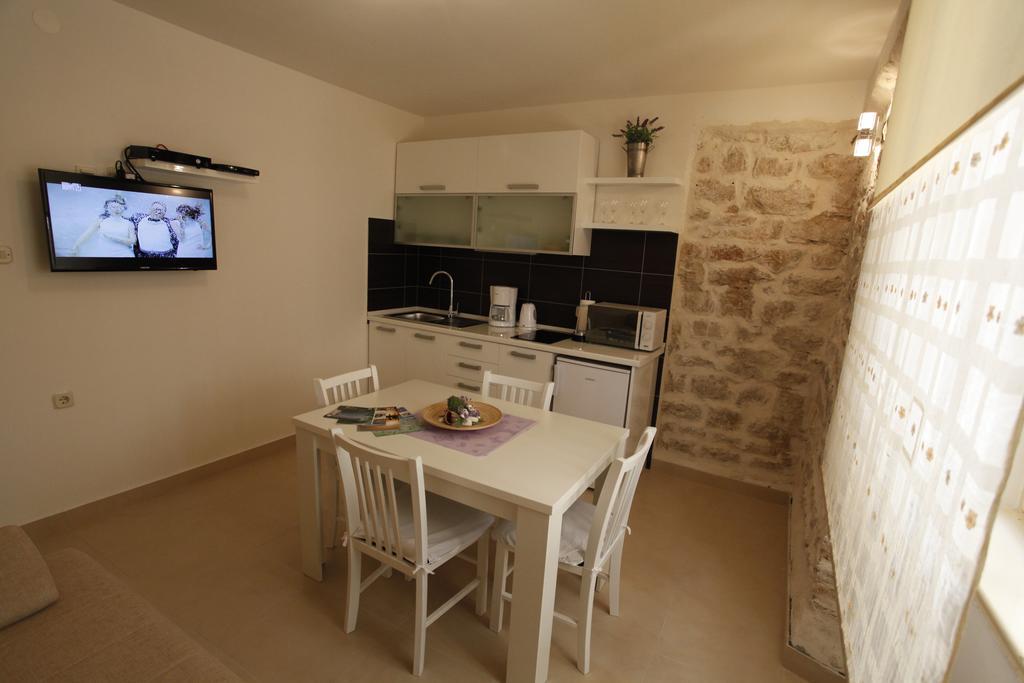 Apartment Vallamar Zara Esterno foto