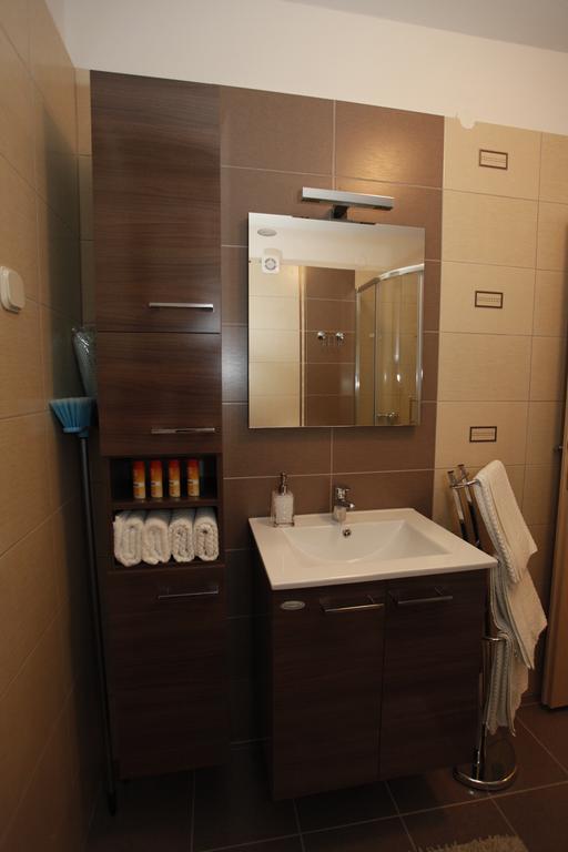 Apartment Vallamar Zara Esterno foto