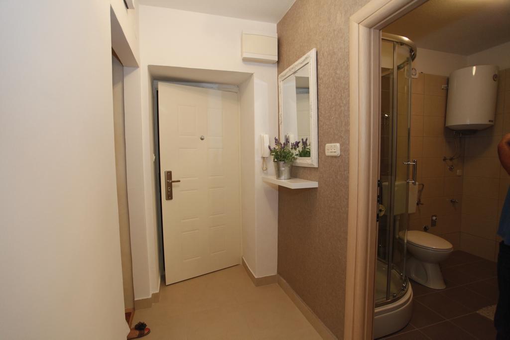 Apartment Vallamar Zara Esterno foto